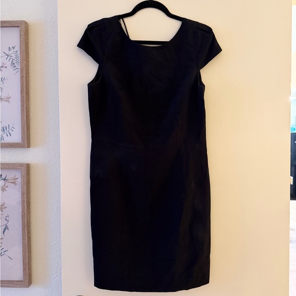 Cap Sleeve Backless Dress - Picture 3 of 8